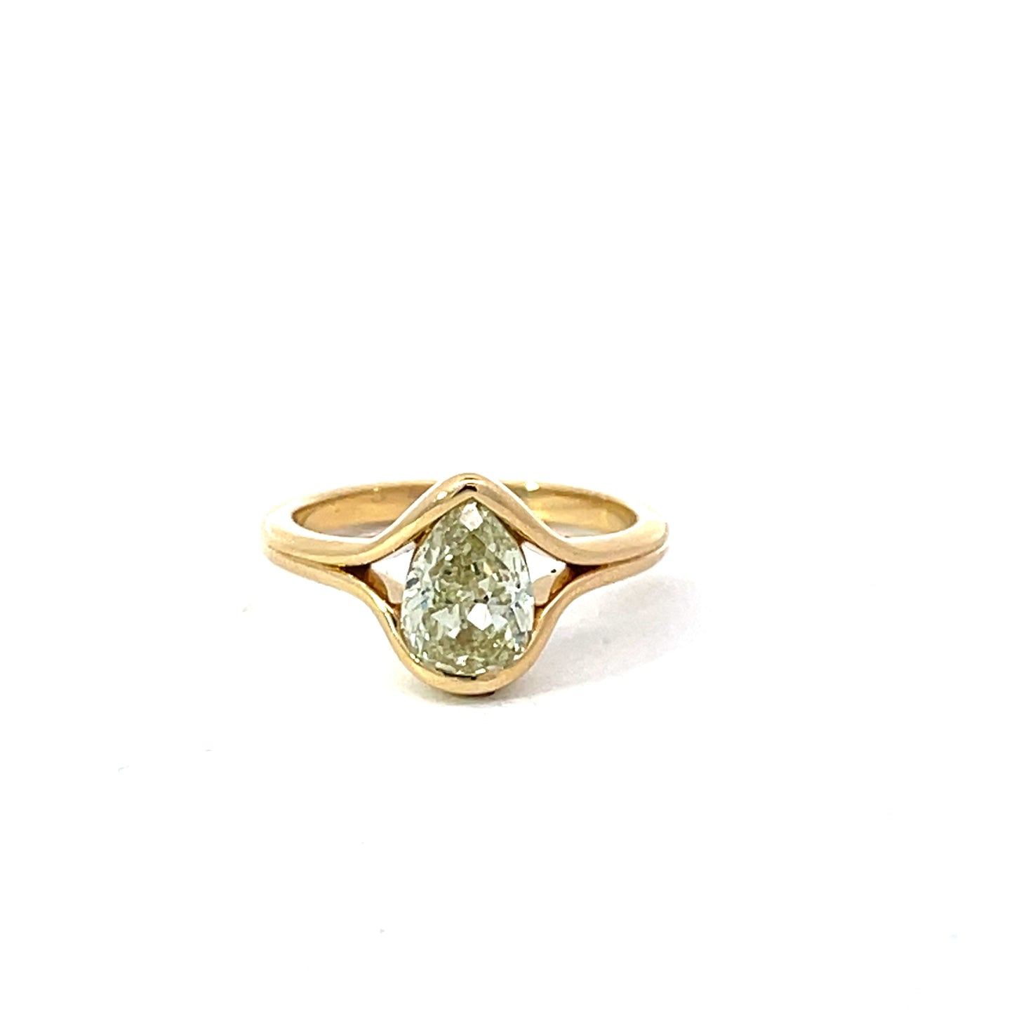 18kt. Pear Shape Solitaire in Yellow Gold