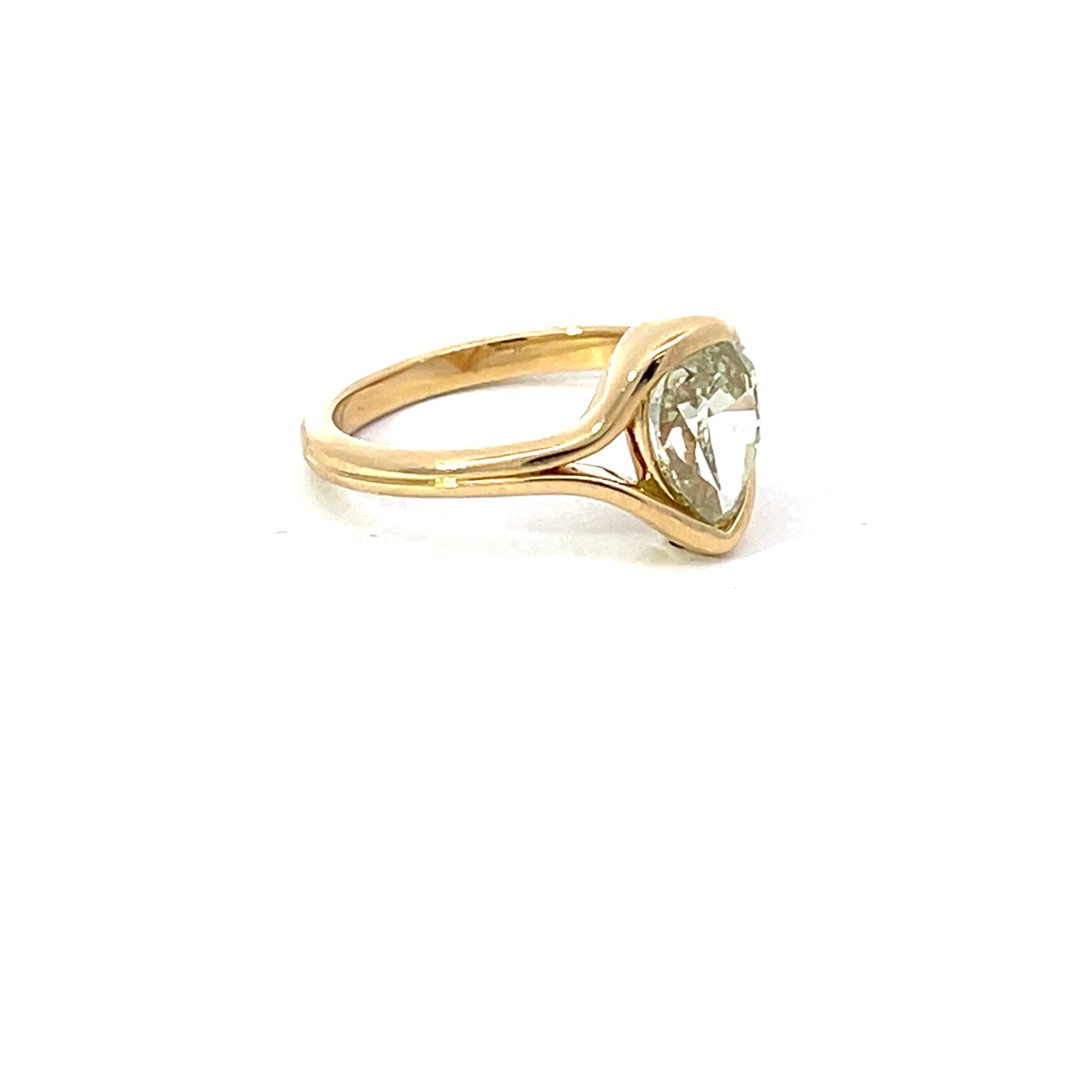 18kt. Pear Shape Solitaire in Yellow Gold