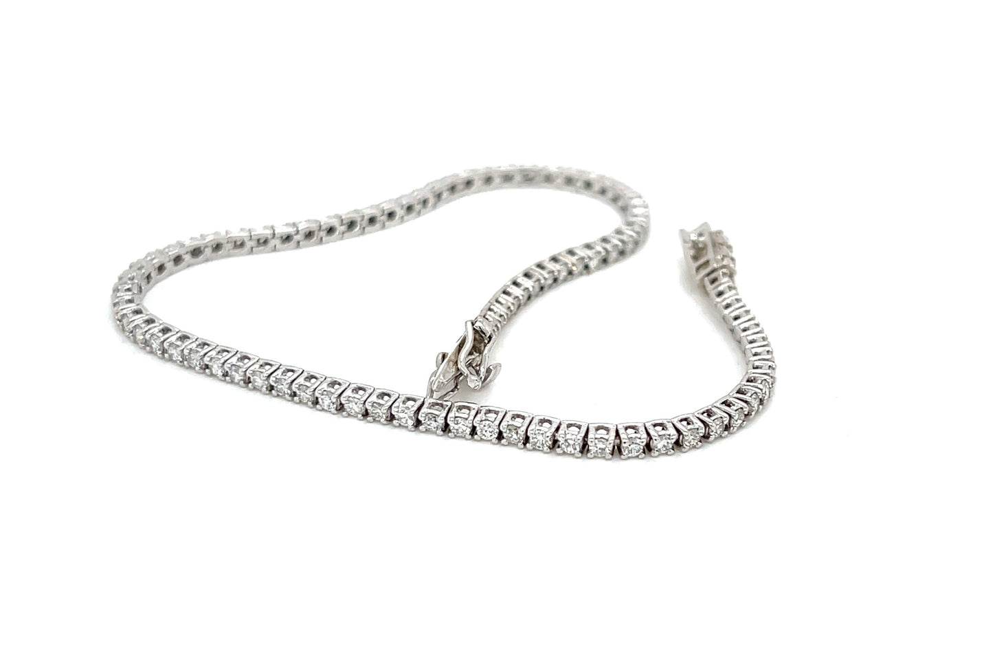 Classic 4 Prong Straight Line Tennis Bracelet - FlawlessCarat