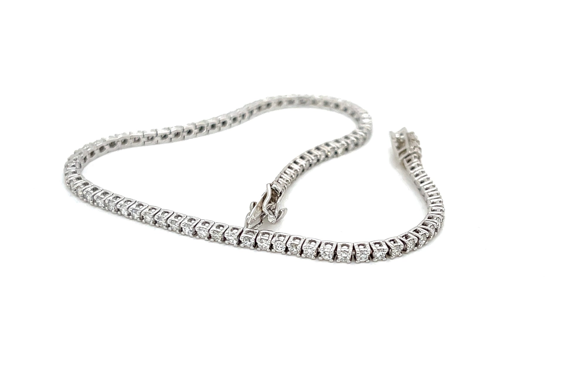 Classic 4 Prong Straight Line Tennis Bracelet - FlawlessCarat