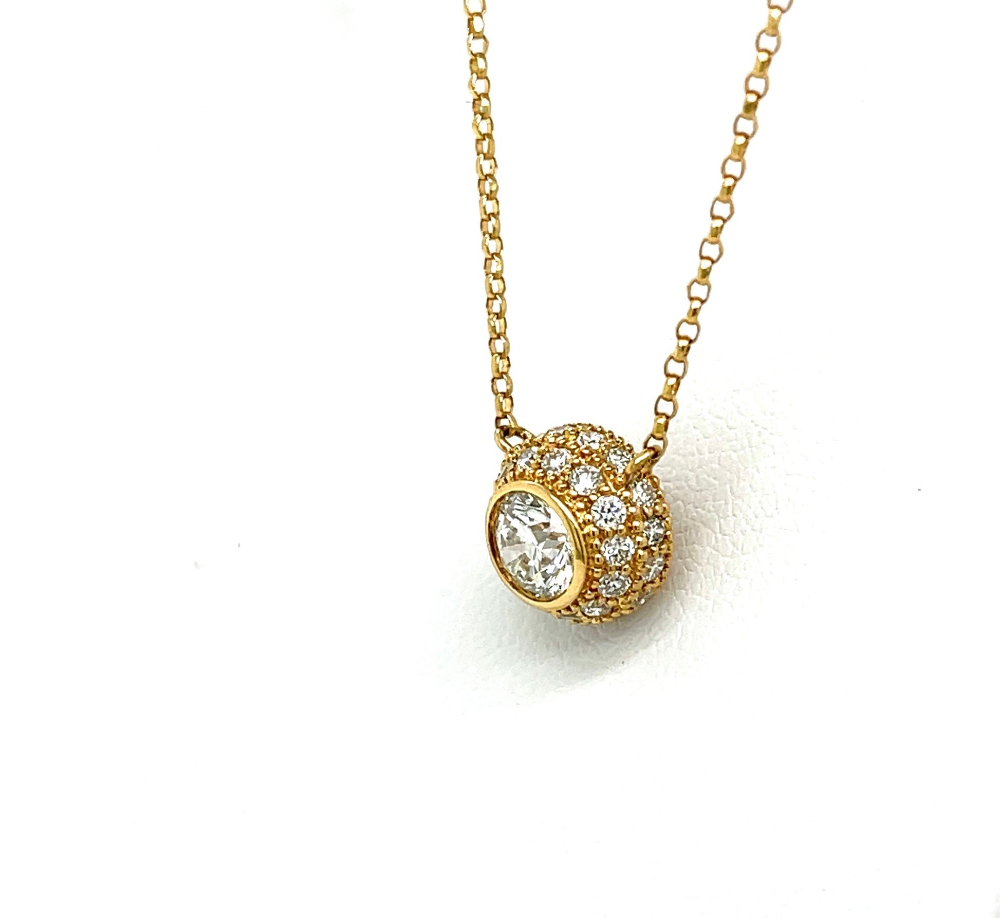 18 Karat Yellow Gold Round Diamond Bezel Pendant - FlawlessCarat