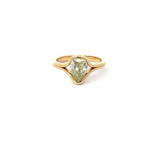18kt. Pear Shape Solitaire in Yellow Gold