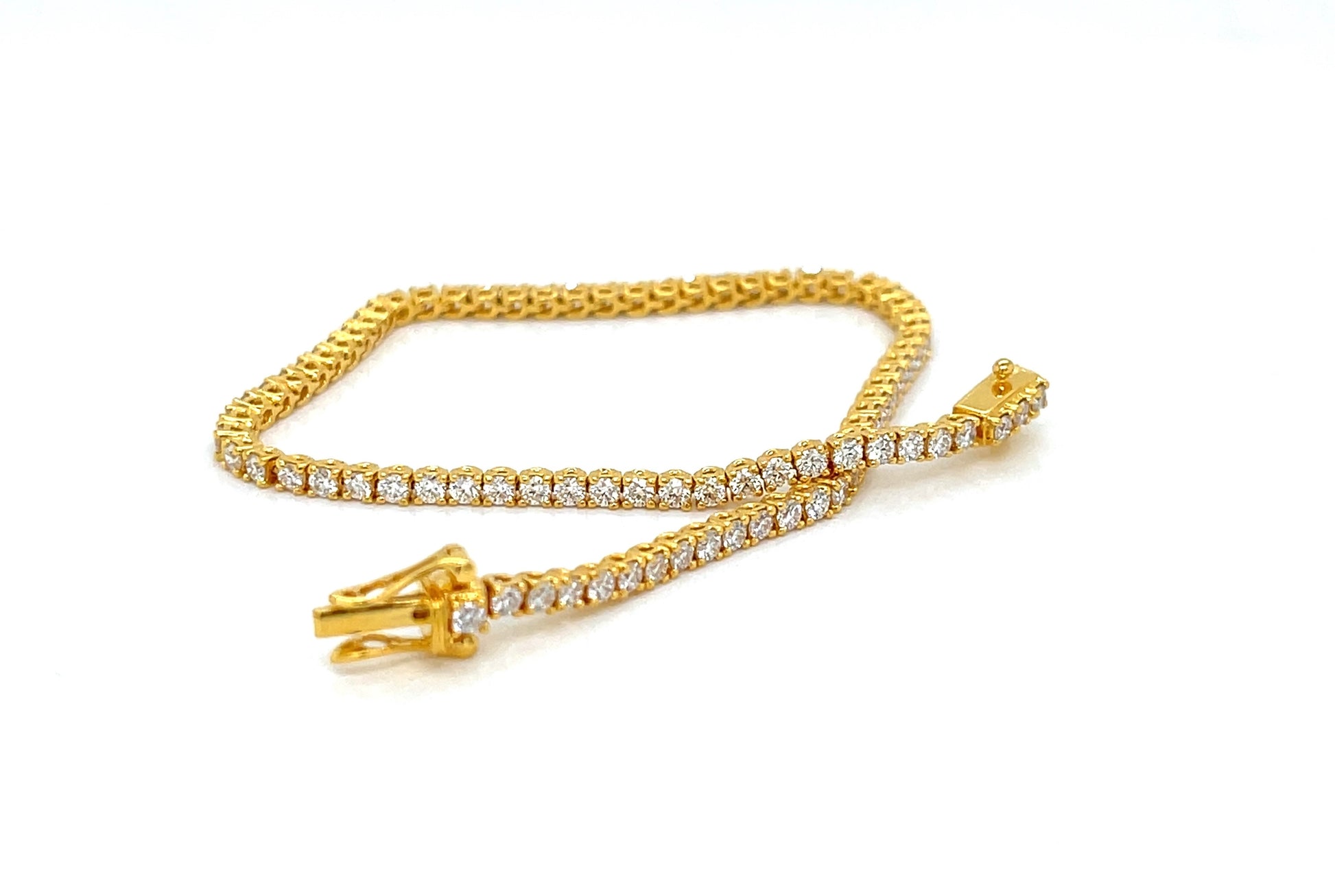 4 Prong Straight Line Tennis Bracelet - FlawlessCarat