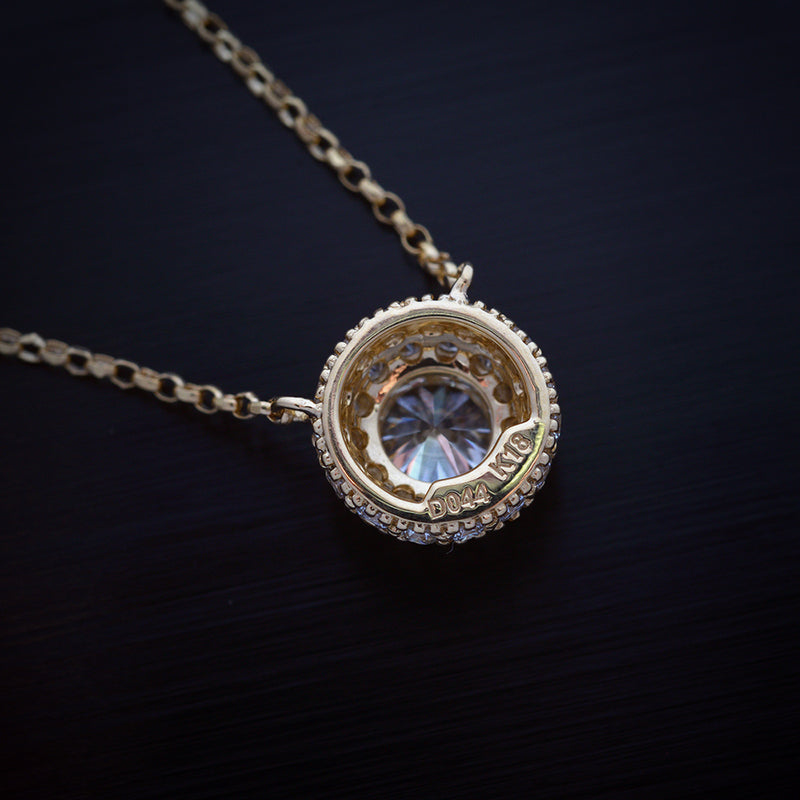 18 Karat Yellow Gold Round Diamond Bezel Pendant - FlawlessCarat